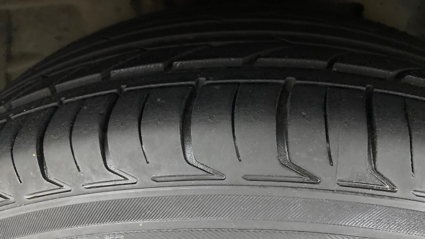 2018 Ford Ecosport TITANIUM + 1.5L PETROL AT, Petrol, Automatic, 36,725 km, Right Front Tyre Tread