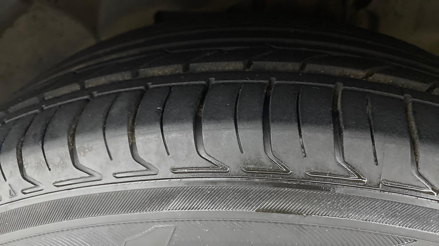 2018 Ford Ecosport TITANIUM + 1.5L PETROL AT, Petrol, Automatic, 36,725 km, Left Front Tyre Tread