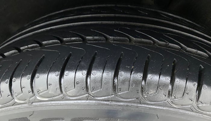 2016 Ford Ecosport TITANIUM 1.5L PETROL AT, Petrol, Automatic, 69,397 km, Left Rear Tyre Tread