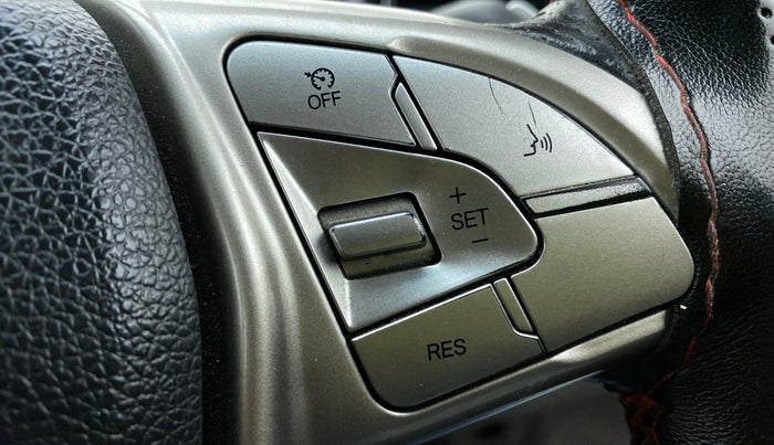 2021 Mahindra XUV300 W8 (O) 1.2 PETROL, Petrol, Manual, 50,119 km, Adaptive Cruise Control