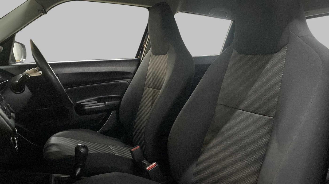 2019 Maruti Swift LXI, Petrol, Manual, 63,868 km, Right Side Front Door Cabin