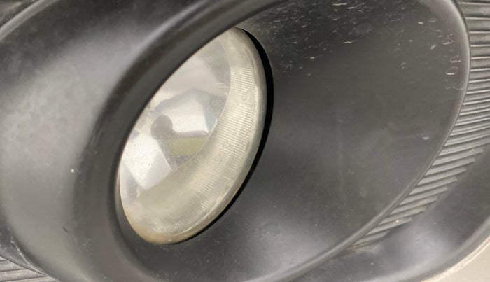 2018 Maruti Dzire ZDI, Diesel, Manual, 91,087 km, Right fog light - Not working