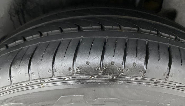 2018 Maruti Dzire ZDI, Diesel, Manual, 91,087 km, Left Rear Tyre Tread