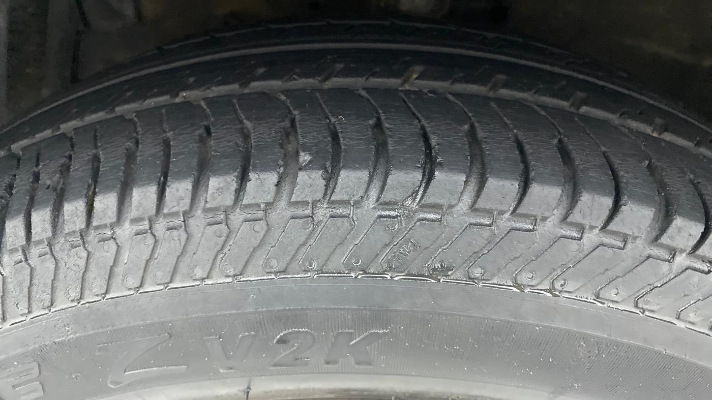 2017 Maruti Swift VXI, Petrol, Manual, 53,730 km, Left Front Tyre Tread