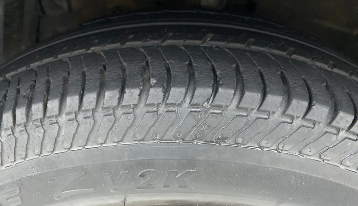 2017 Maruti Swift VXI, Petrol, Manual, 53,730 km, Left Front Tyre Tread