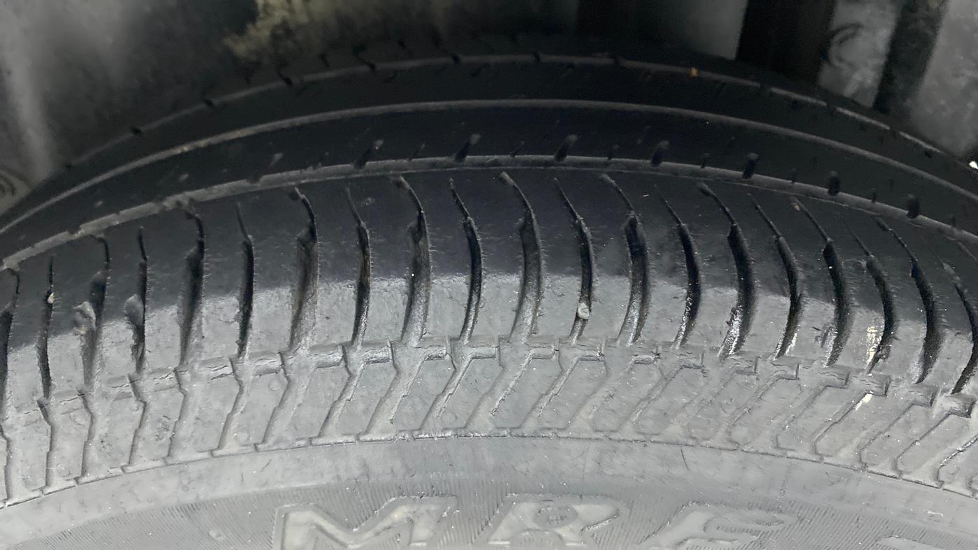 2017 Maruti Swift VXI, Petrol, Manual, 53,730 km, Left Rear Tyre Tread