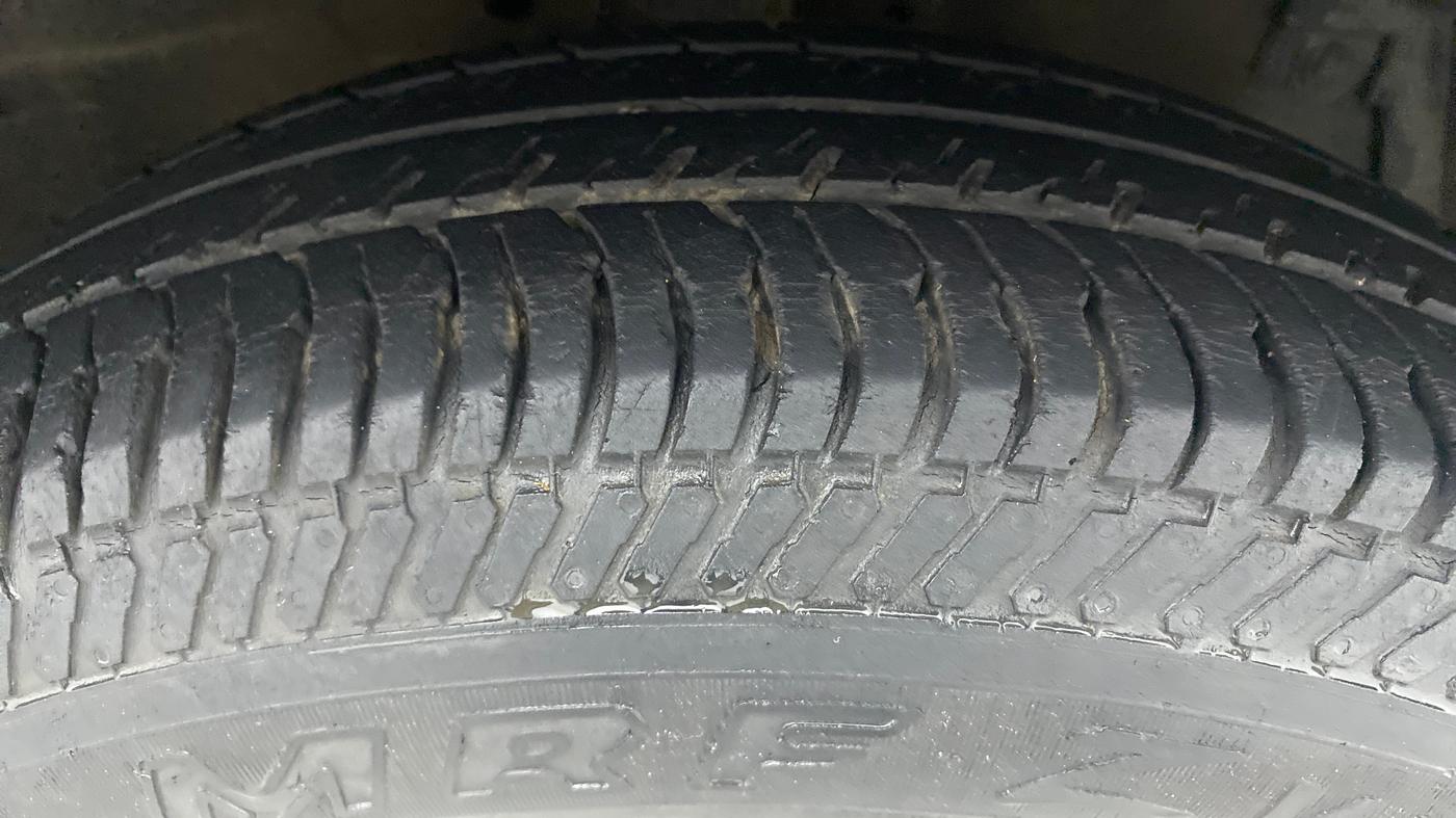 2017 Maruti Swift VXI, Petrol, Manual, 53,730 km, Right Front Tyre Tread