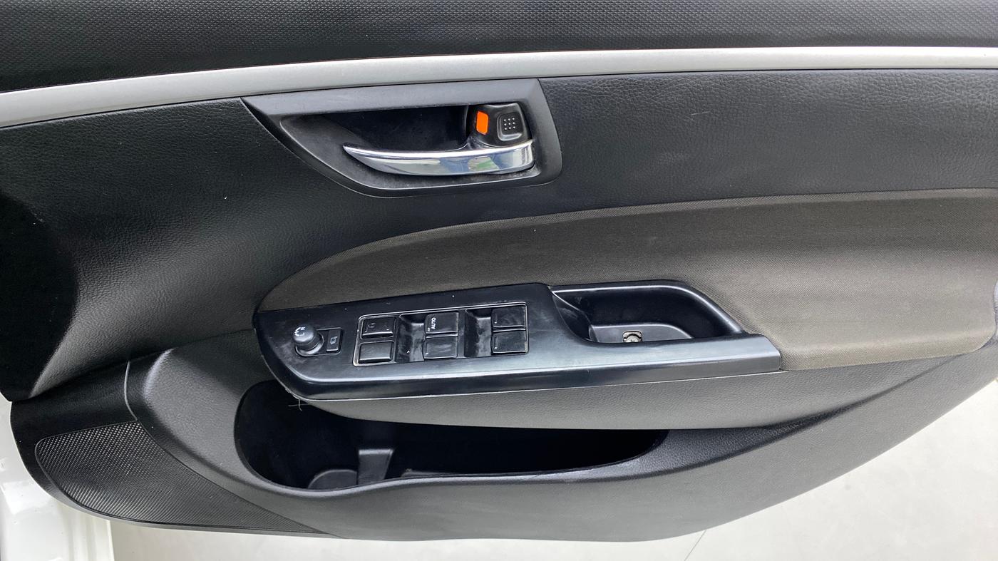 2017 Maruti Swift VXI, Petrol, Manual, 53,730 km, Driver Side Door Panels Control