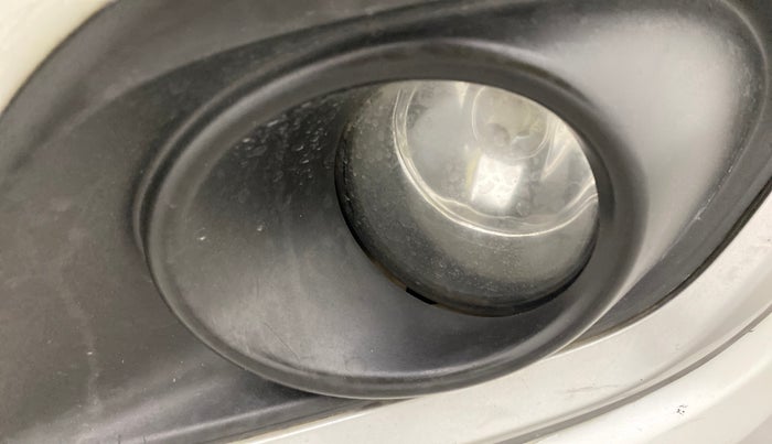 2017 Maruti Swift VXI, Petrol, Manual, 53,730 km, Left fog light - Not working