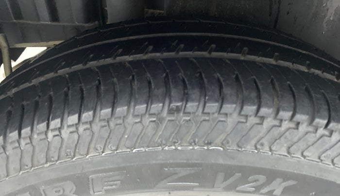 2017 Maruti Swift VXI, Petrol, Manual, 53,730 km, Right Rear Tyre Tread