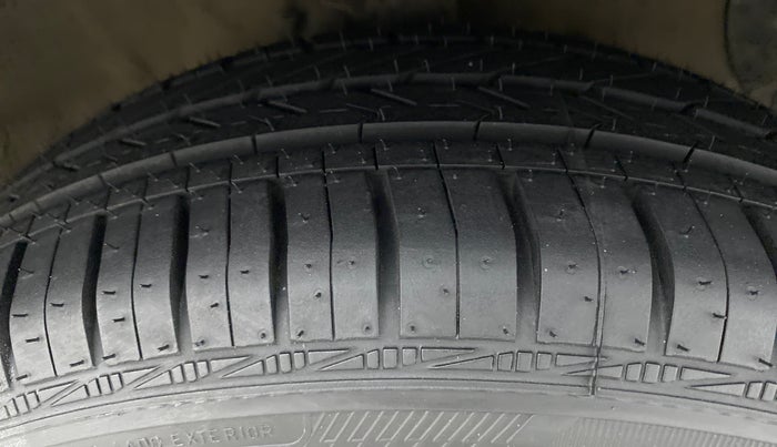 2015 Hyundai Grand i10 ASTA (O) 1.2 KAPPA VTVT, Petrol, Manual, 96,705 km, Right Front Tyre Tread