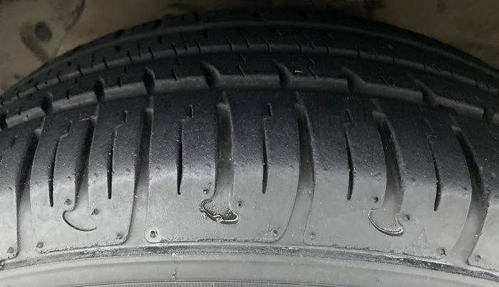 2015 Hyundai Grand i10 ASTA (O) 1.2 KAPPA VTVT, Petrol, Manual, 96,705 km, Left Front Tyre Tread