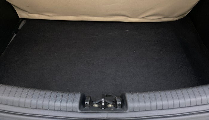 2015 Hyundai Grand i10 ASTA (O) 1.2 KAPPA VTVT, Petrol, Manual, 96,705 km, Boot Inside