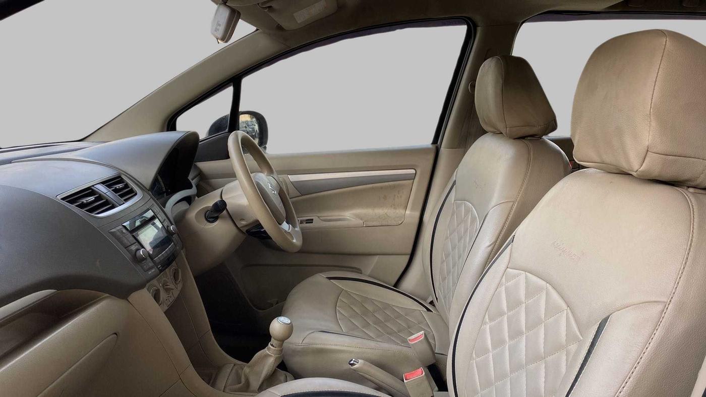 2016 Maruti Ertiga VXI, Petrol, Manual, 51,428 km, Right Side Front Door Cabin