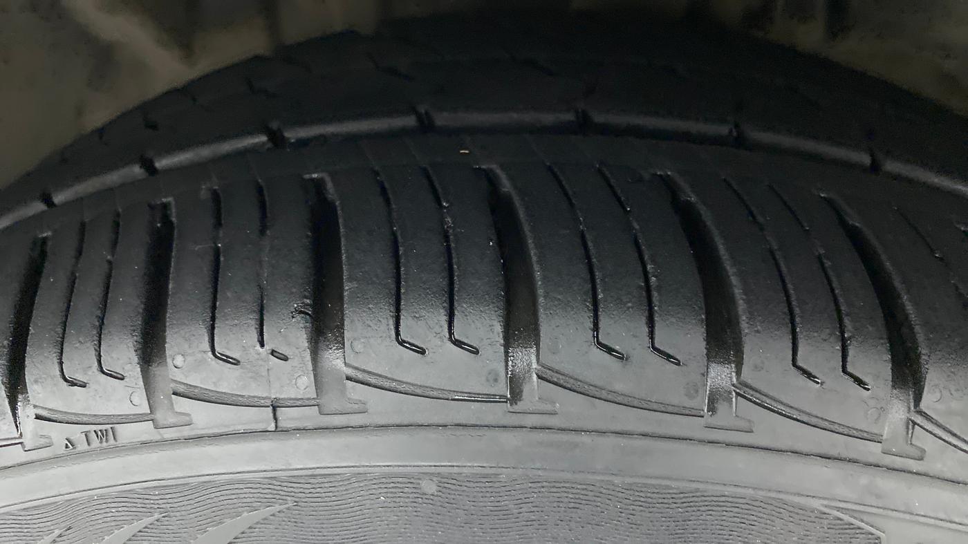2014 Ford Ecosport TITANIUM 1.5L PETROL AT, Petrol, Automatic, 65,081 km, Left Front Tyre Tread