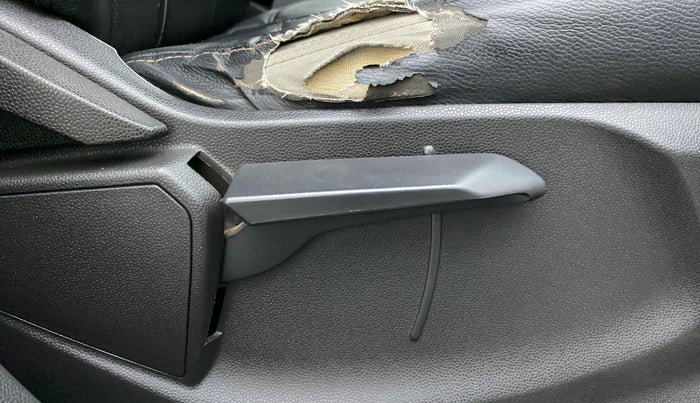 2014 Ford Ecosport TITANIUM 1.5L PETROL AT, Petrol, Automatic, 65,081 km, Driver Side Adjustment Panel