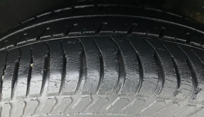 2014 Ford Ecosport TITANIUM 1.5L PETROL AT, Petrol, Automatic, 65,081 km, Left Rear Tyre Tread