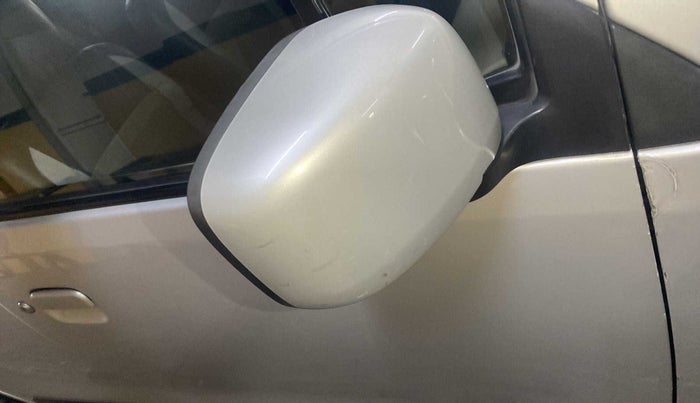 2016 Maruti Wagon R 1.0 VXI AMT, Petrol, Automatic, 40,170 km, Right rear-view mirror - Cover has minor damage