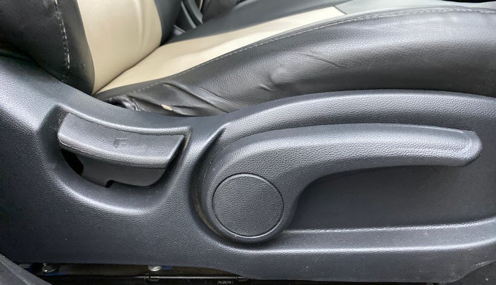 2018 Hyundai Elite i20 ASTA 1.2, Petrol, Manual, 42,463 km, Driver Side Adjustment Panel
