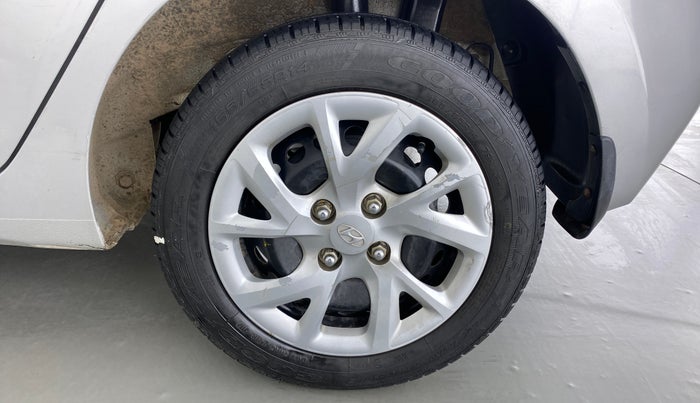 2017 Hyundai Grand i10 SPORTZ (O) 1.2 KAPPA VTVT, Petrol, Manual, 37,646 km, Left Rear Wheel