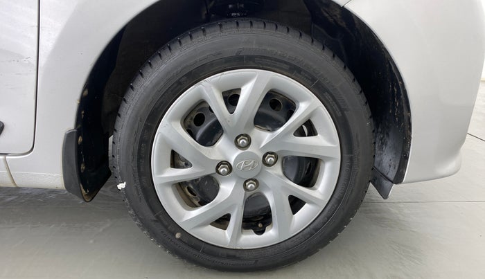 2017 Hyundai Grand i10 SPORTZ (O) 1.2 KAPPA VTVT, Petrol, Manual, 37,646 km, Right Front Wheel