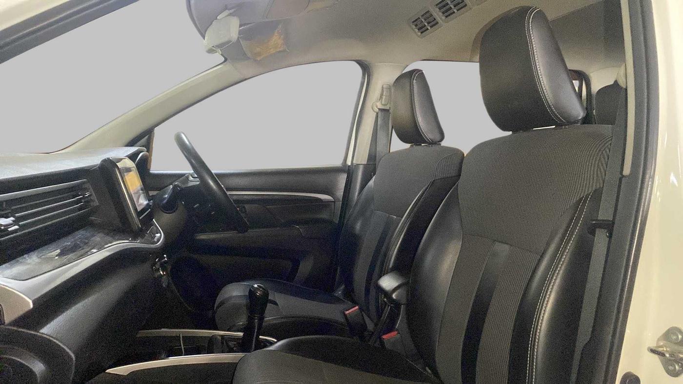 2019 Maruti XL6 ZETA MT, Petrol, Manual, 85,206 km, Right Side Front Door Cabin