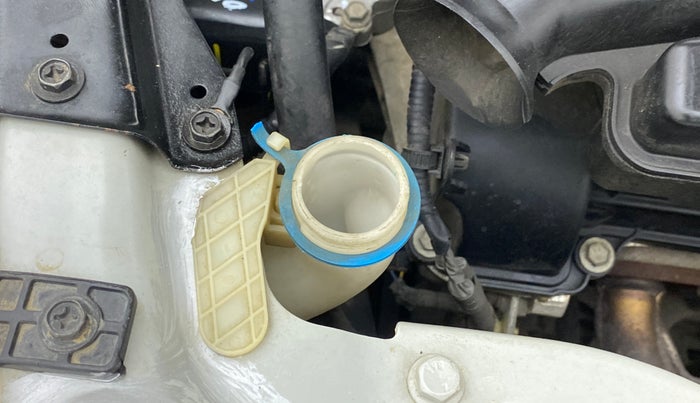 2017 Maruti Swift VXI, Petrol, Manual, 56,657 km, Front windshield - Wiper bottle cap missing