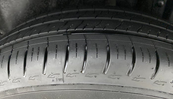2017 Maruti Swift VXI, Petrol, Manual, 56,657 km, Left Rear Tyre Tread
