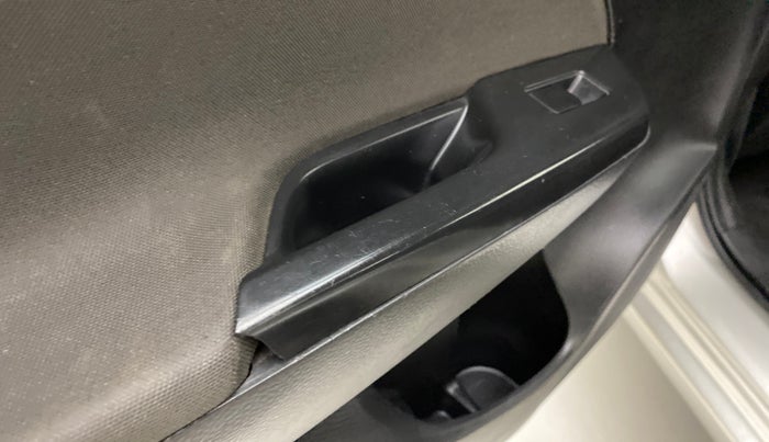 2017 Maruti Swift VXI, Petrol, Manual, 56,657 km, Left rear window switch / handle - Minor damage
