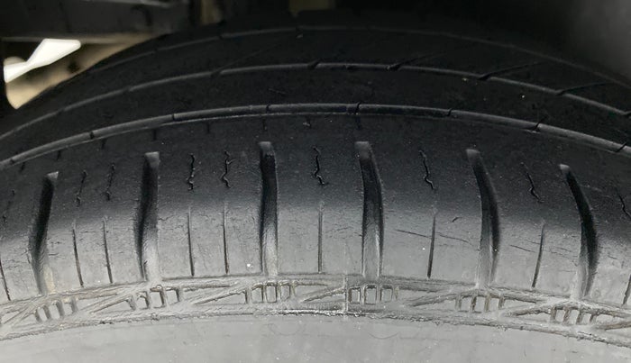 2017 Maruti Swift VXI, Petrol, Manual, 56,657 km, Right Rear Tyre Tread