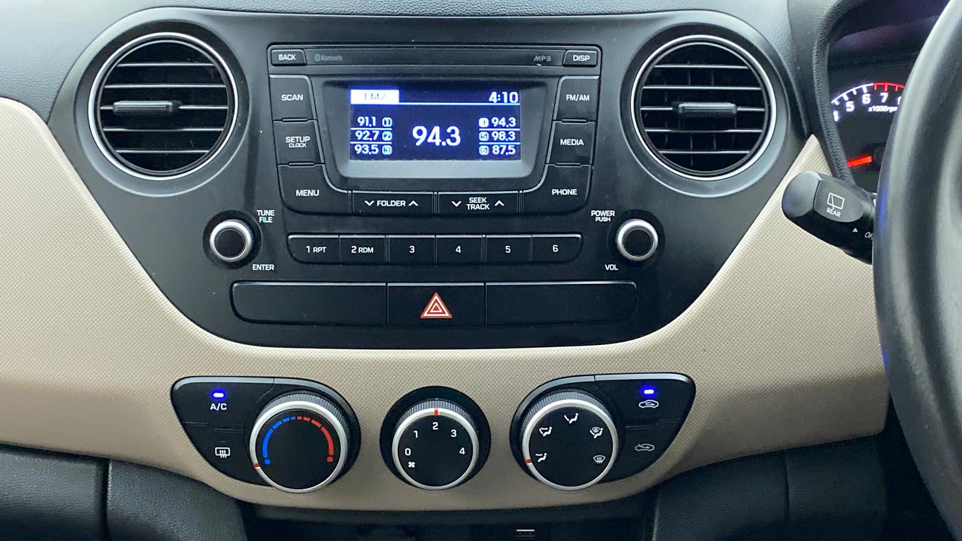 2016 Hyundai Grand i10 ASTA (O) AT 1.2 KAPPA VTVT, Petrol, Automatic, 33,358 km, Air Conditioner