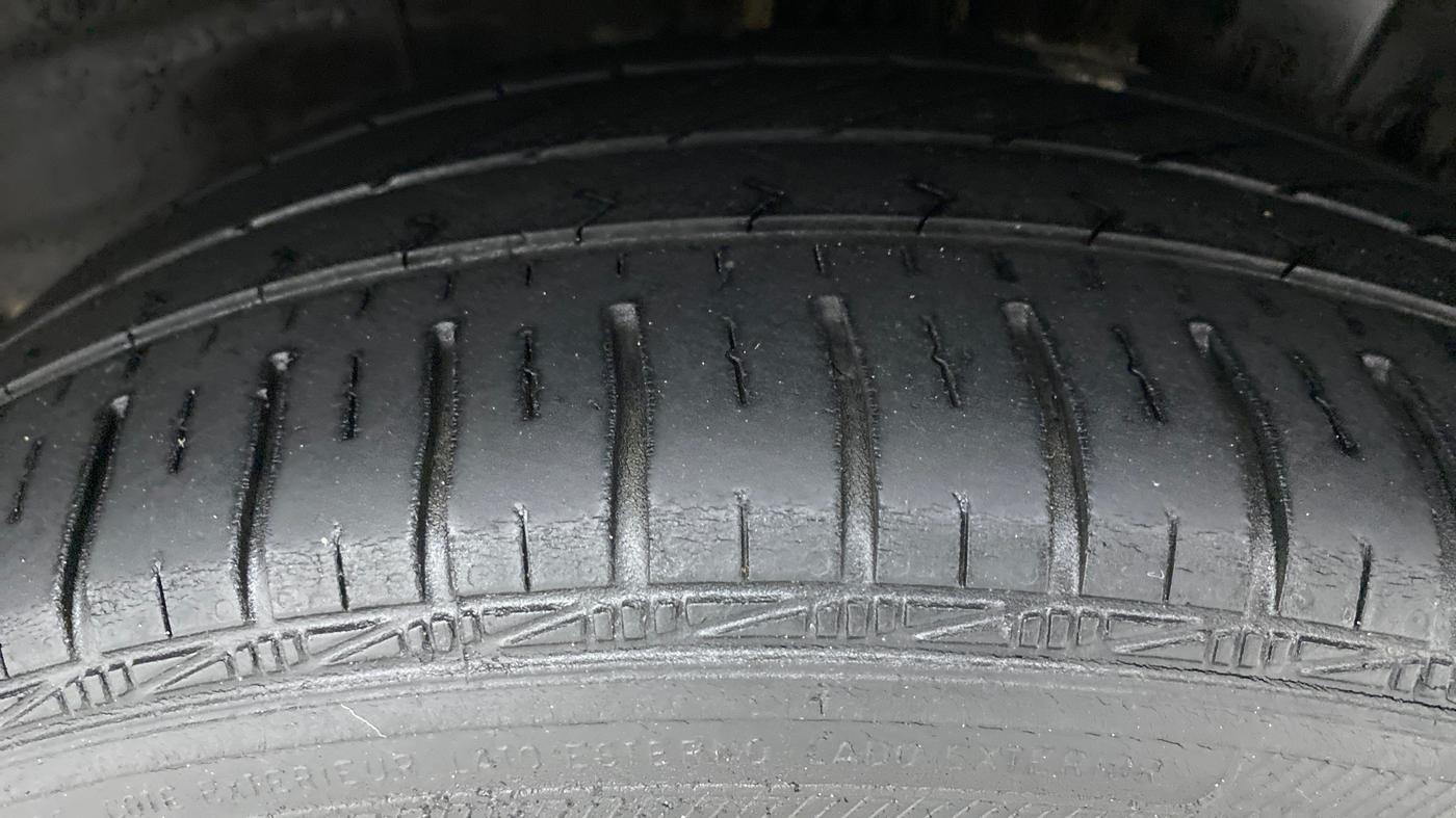 2016 Hyundai Grand i10 ASTA (O) AT 1.2 KAPPA VTVT, Petrol, Automatic, 33,358 km, Left Rear Tyre Tread