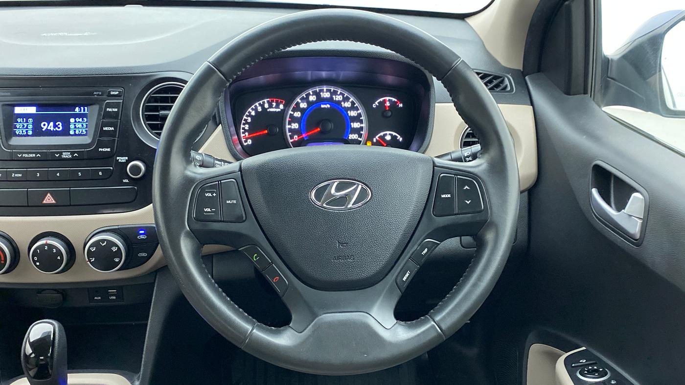 2016 Hyundai Grand i10 ASTA (O) AT 1.2 KAPPA VTVT, Petrol, Automatic, 33,358 km, Steering Wheel Close Up