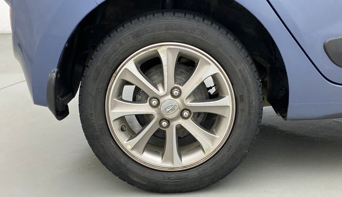 2016 Hyundai Grand i10 ASTA (O) AT 1.2 KAPPA VTVT, Petrol, Automatic, 33,358 km, Right Rear Wheel