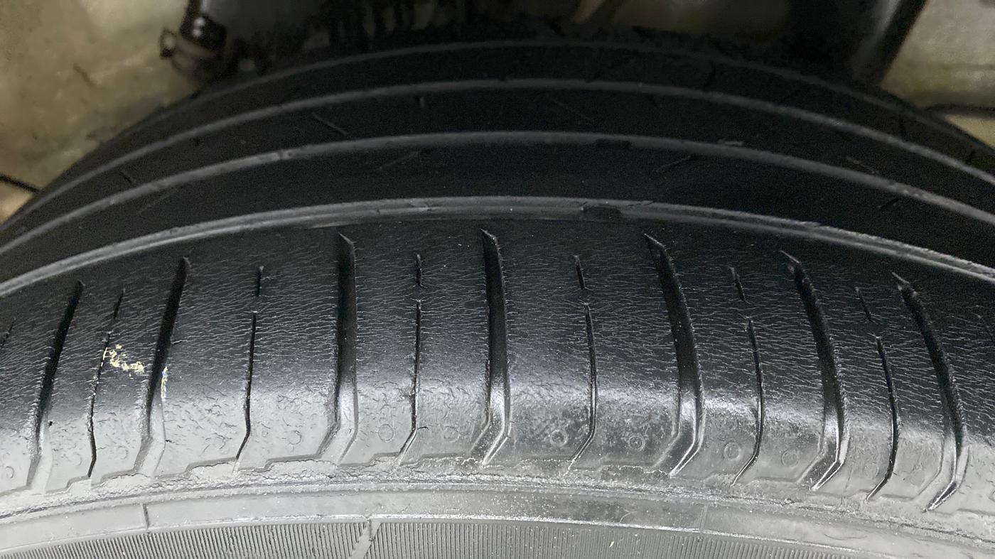 2019 Hyundai VENUE SX 1.0 (O) TURBO, Petrol, Manual, 20,679 km, Left Rear Tyre Tread