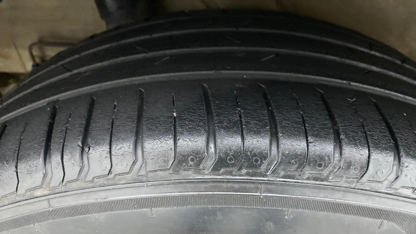 2019 Hyundai VENUE SX 1.0 (O) TURBO, Petrol, Manual, 20,679 km, Right Rear Tyre Tread