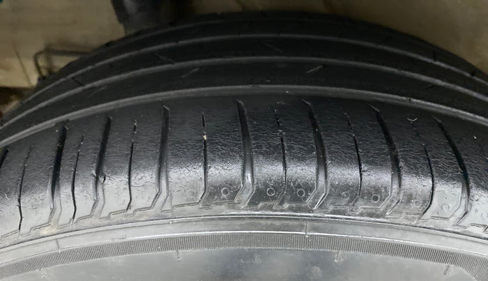 2019 Hyundai VENUE SX 1.0 (O) TURBO, Petrol, Manual, 20,679 km, Right Rear Tyre Tread