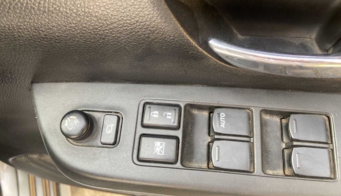2021 Maruti XL6 ZETA MT, Petrol, Manual, 16,174 km, Right front window switch / handle - Power window makes minor noise