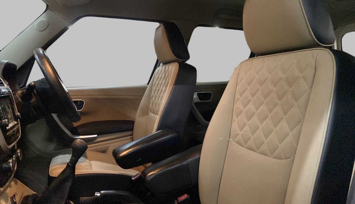 2017 Mahindra TUV300 T10, Diesel, Manual, 90,826 km, Right Side Front Door Cabin