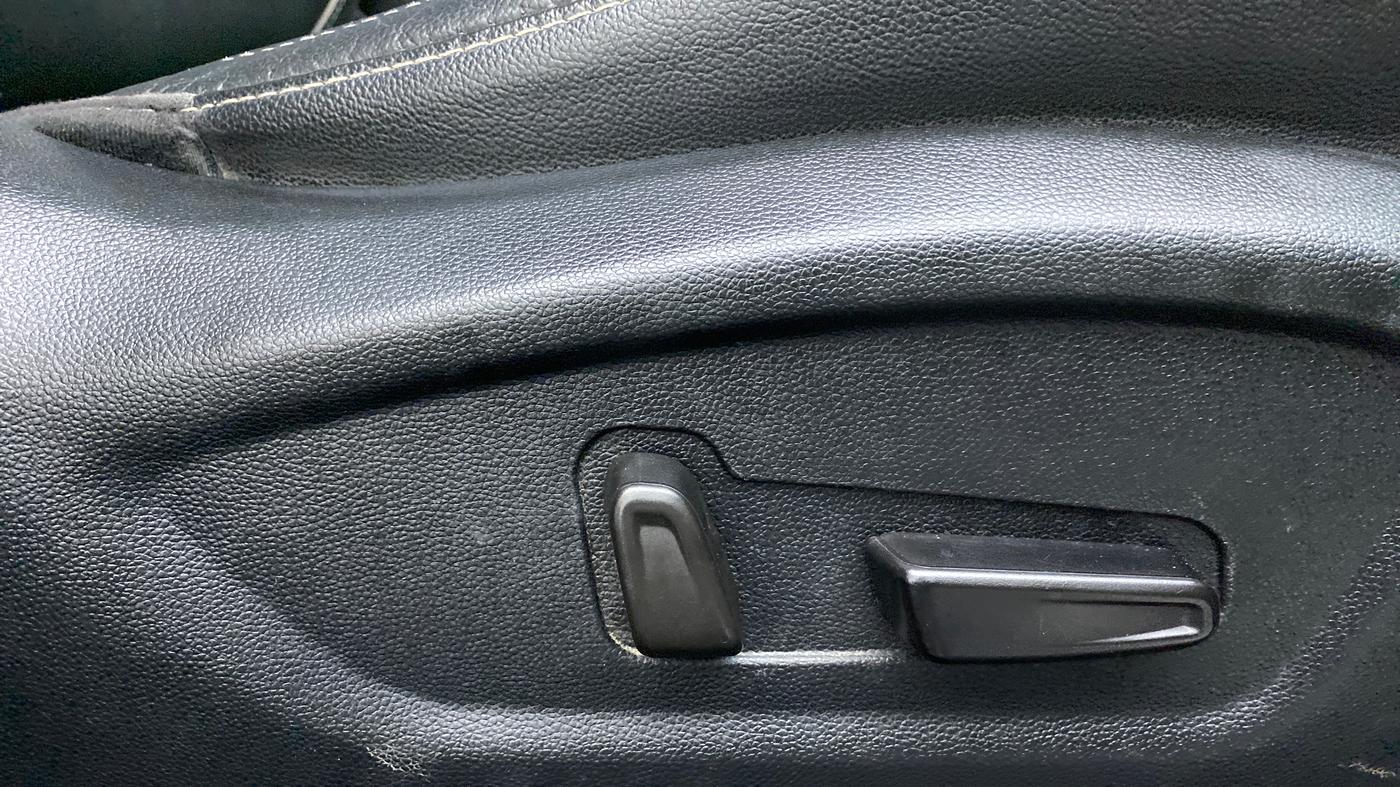 2019 Hyundai Creta SX (O) 1.6 PETROL, Petrol, Manual, 34,644 km, Driver Side Adjustment Panel