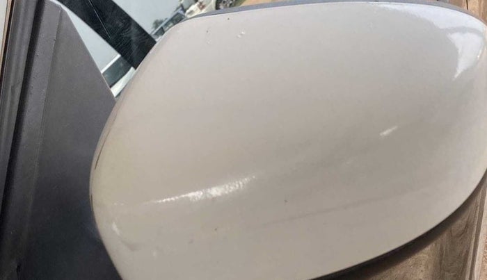 2017 Renault Kwid 1.0 RXL AT, Petrol, Automatic, 56,440 km, Left rear-view mirror - Cover has minor damage