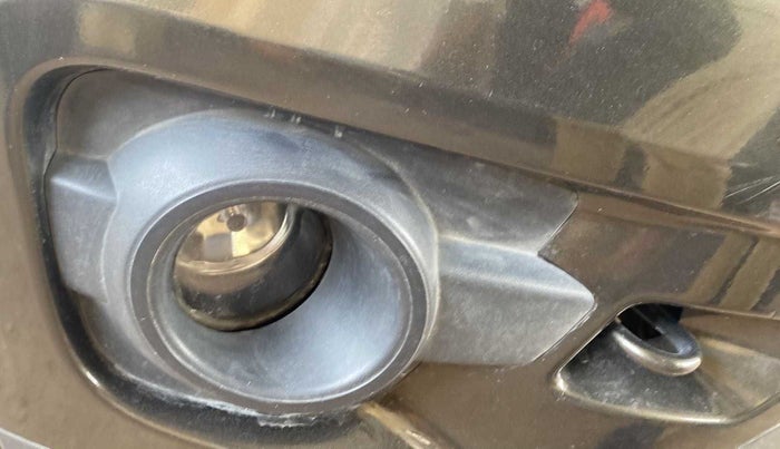 2017 Renault Kwid 1.0 RXL AT, Petrol, Automatic, 56,440 km, Right fog light - Not working