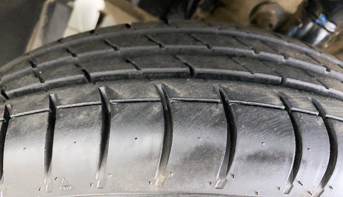 2020 Maruti New Wagon-R LXI CNG 1.0, CNG, Manual, 75,415 km, Left Front Tyre Tread
