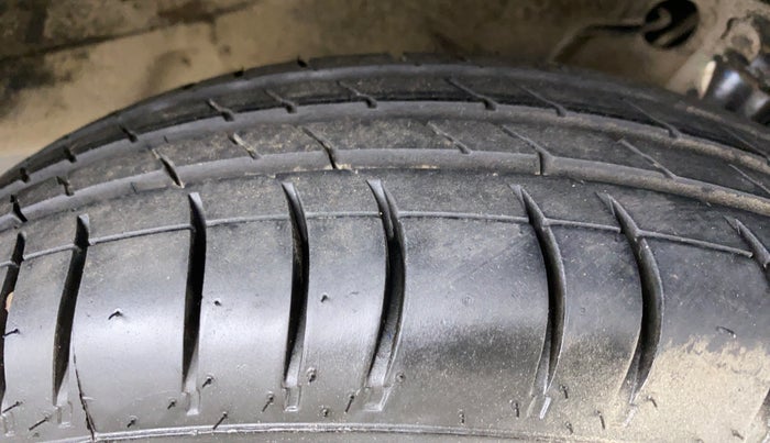2020 Maruti New Wagon-R LXI CNG 1.0, CNG, Manual, 75,415 km, Right Front Tyre Tread