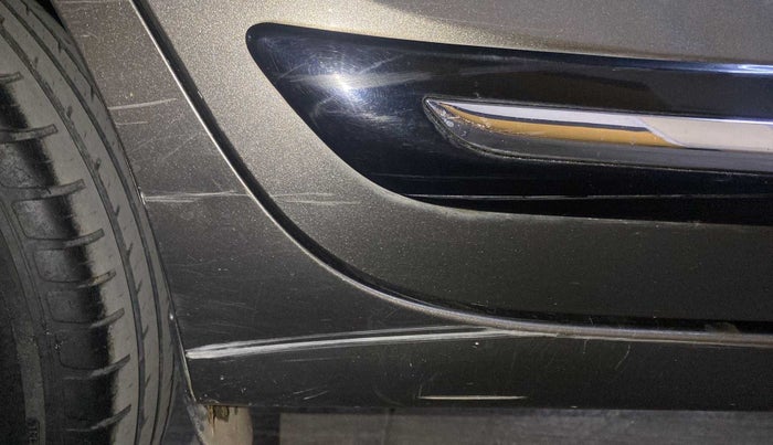 2018 Maruti Swift VXI, Petrol, Manual, 44,625 km, Right running board - Slightly dented