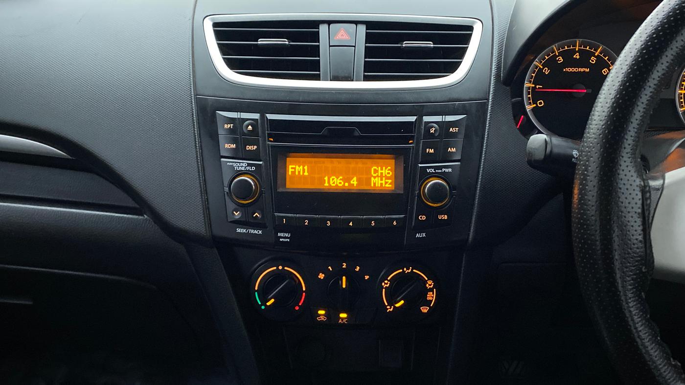 2016 Maruti Swift VXI O, Petrol, Manual, 28,721 km, Air Conditioner