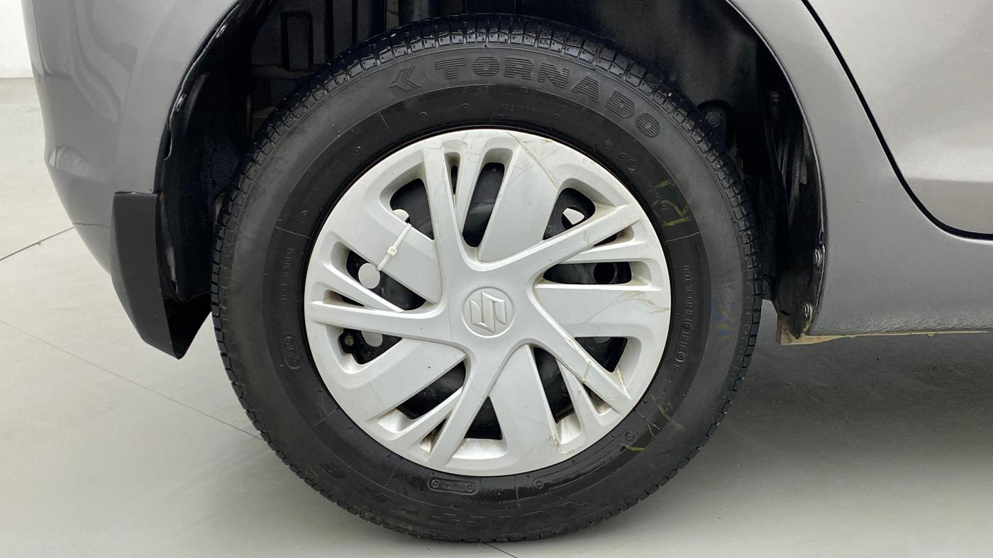 2016 Maruti Swift VXI O, Petrol, Manual, 28,721 km, Right Rear Wheel