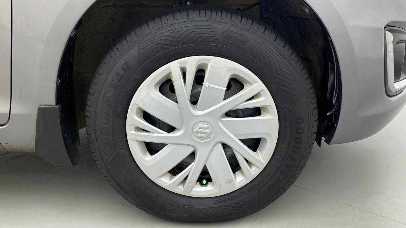 2016 Maruti Swift VXI O, Petrol, Manual, 28,721 km, Right Front Wheel