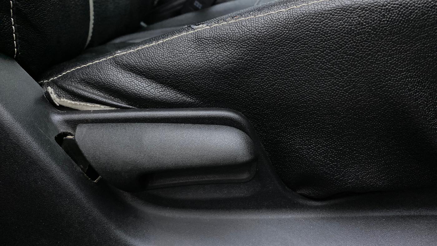 2016 Maruti Swift VXI O, Petrol, Manual, 28,721 km, Driver Side Adjustment Panel