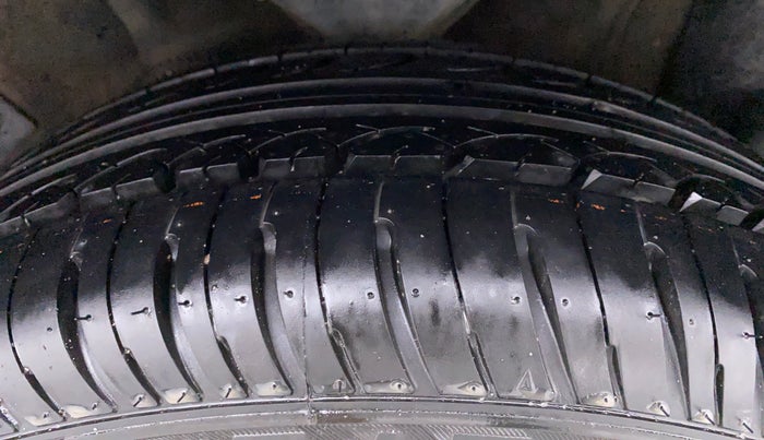 2010 Tata Indigo ECS GLS, Petrol, Manual, 18,383 km, Left Rear Tyre Tread